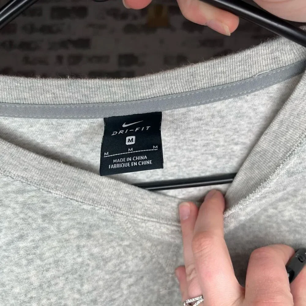 Nike | women dry fit wide sleeve cropped crewneck